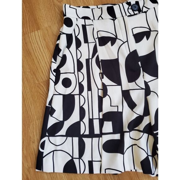 NEW! Marella Printed Trouser Shorts size 8 in Black/White - Picture 7 of 16